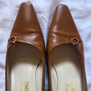 Vintage Salvatore Ferragamo brown leather pumps, size 8.5